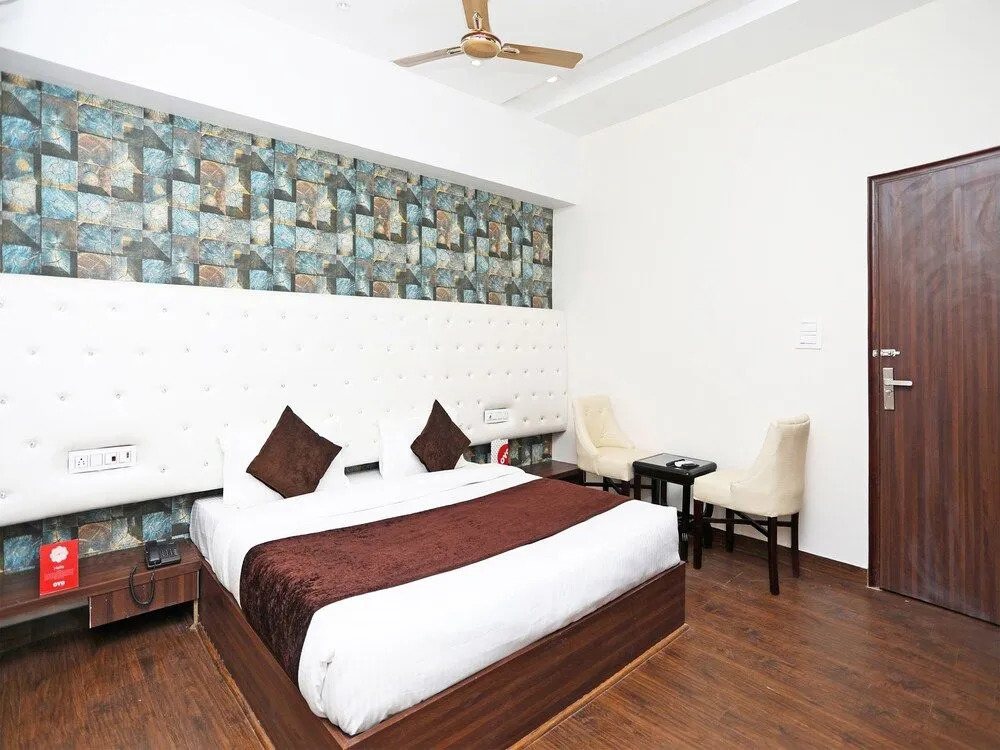 Capital O 2616 Hotel Golden Sand