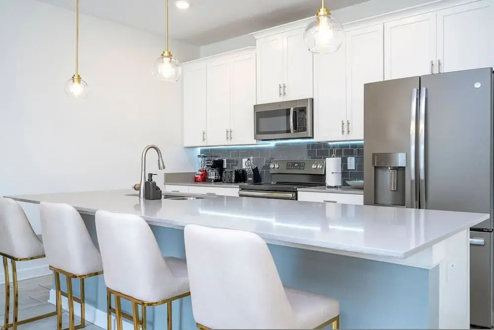Beautiful 4 BR Close to Disney