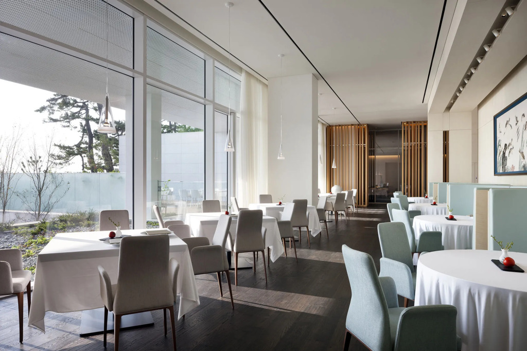 SEAMARQ HOTEL