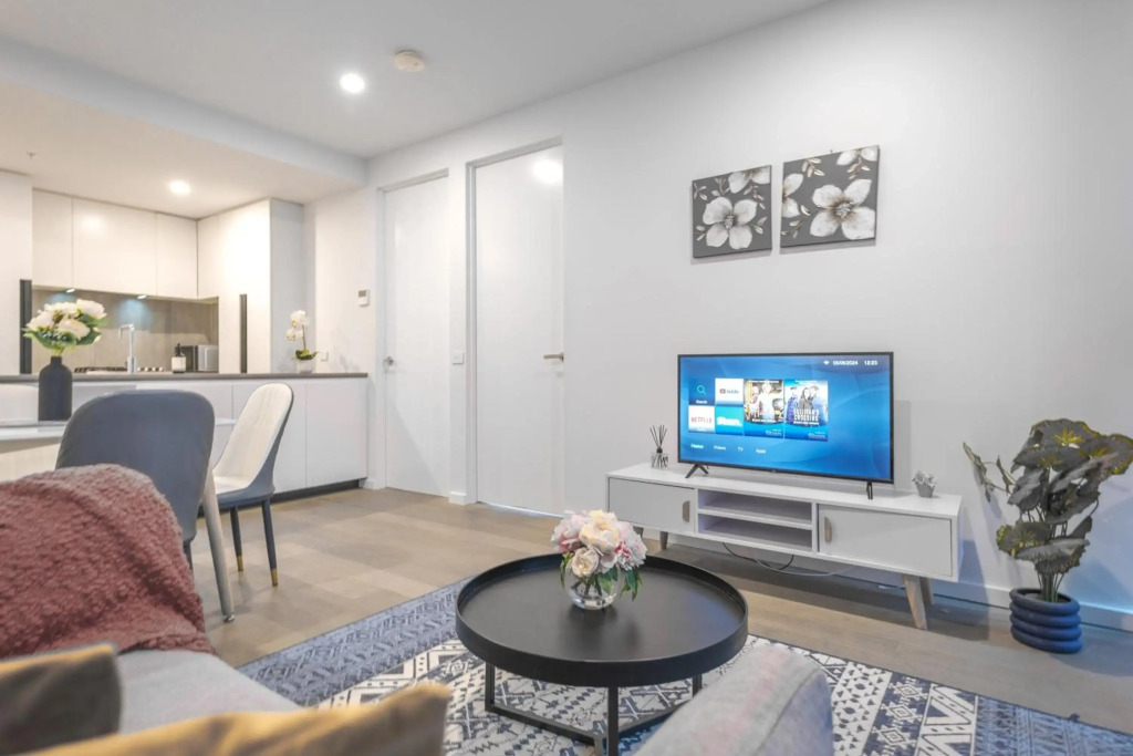 Modern 2BR 1BA apt in MELBOURNE CBD+WIFI