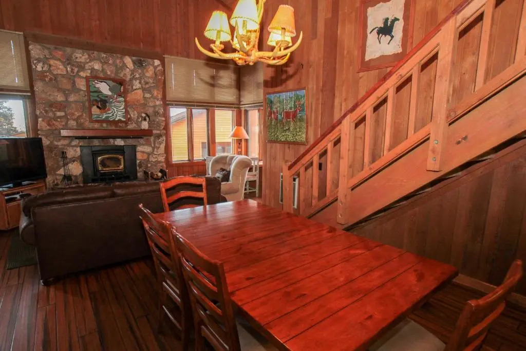 Mountainback 105 Loft Den
