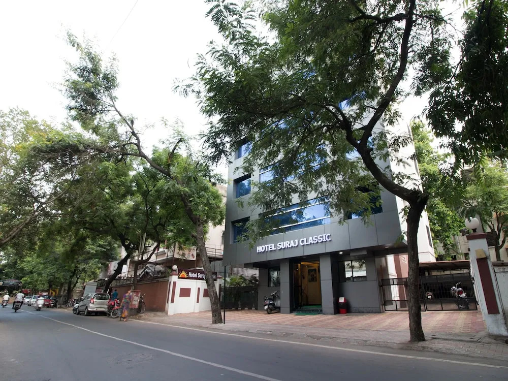 OYO 5250 Hotel Suraj Classic