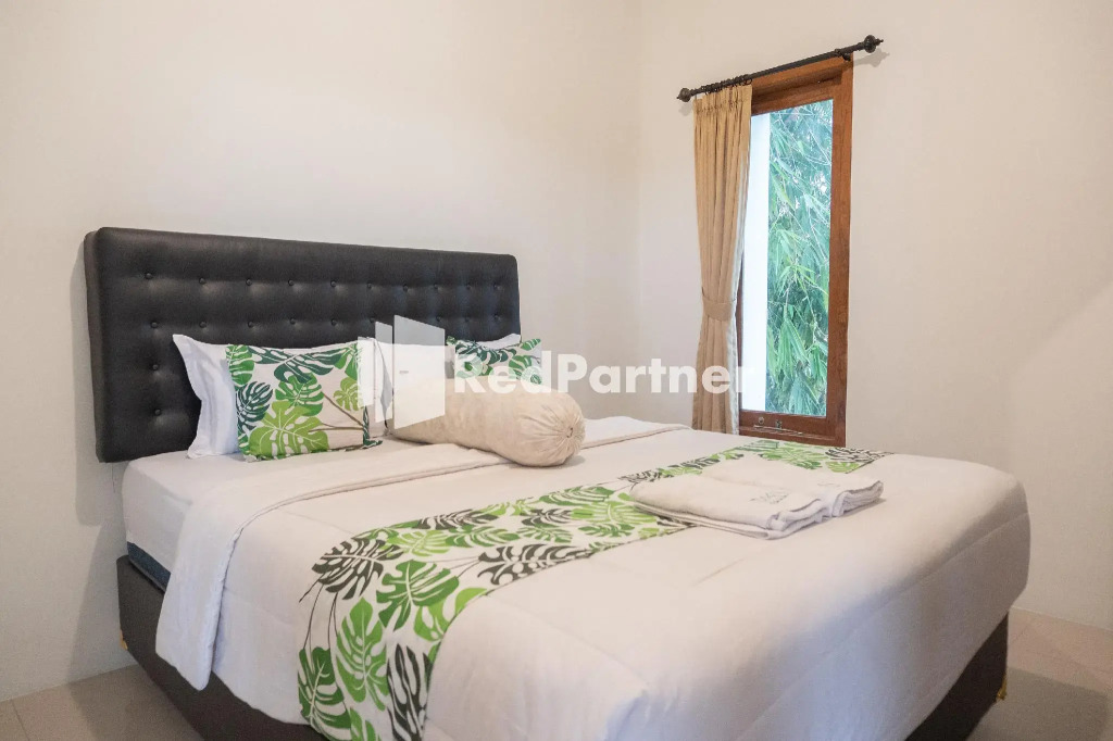 Twin House by OYO Rooms