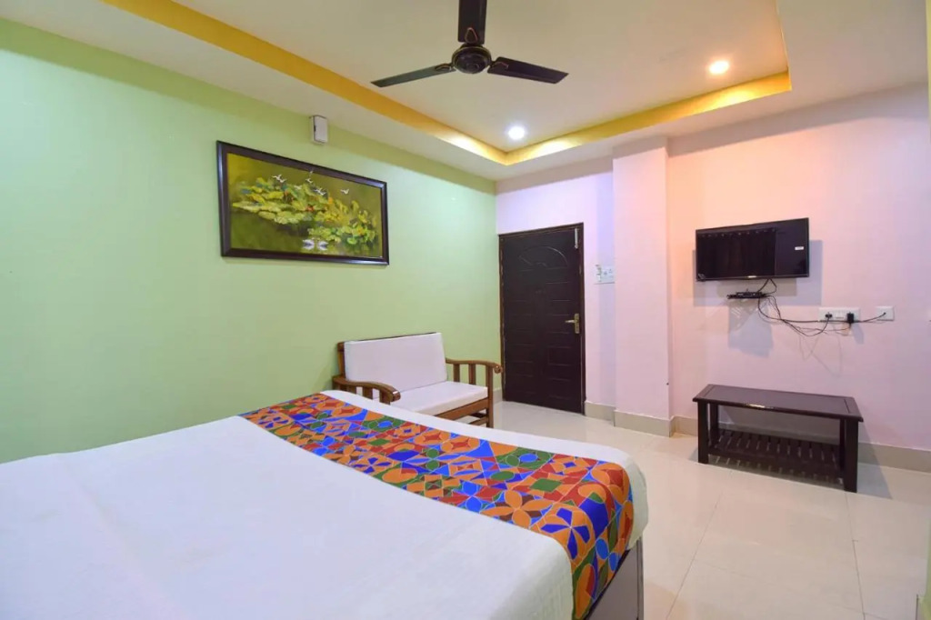 FabHotel Knight Airways - Nr Guwahati Airport