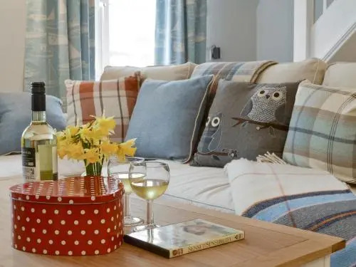 Teal Cottage