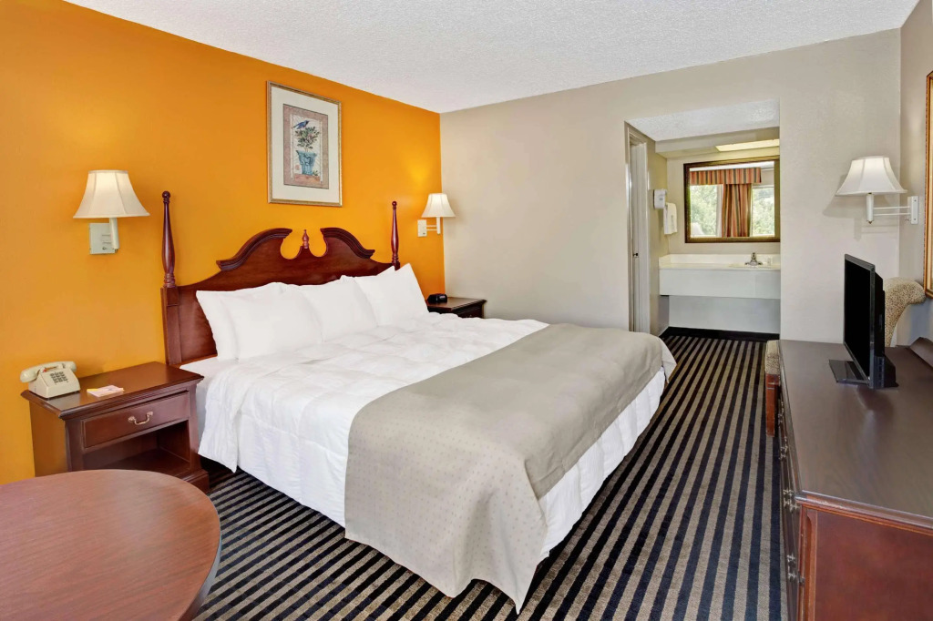 Days Inn Louisville Central University & Expo Center