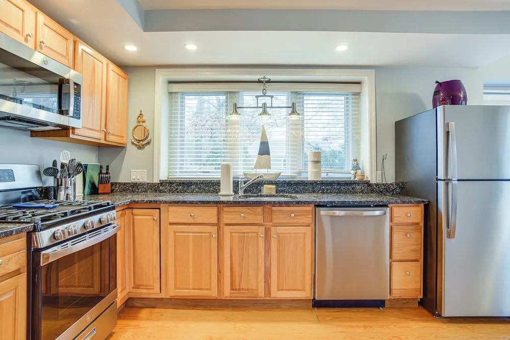Fish, Golf & Relax Beachside: South Yarmouth Gem!
