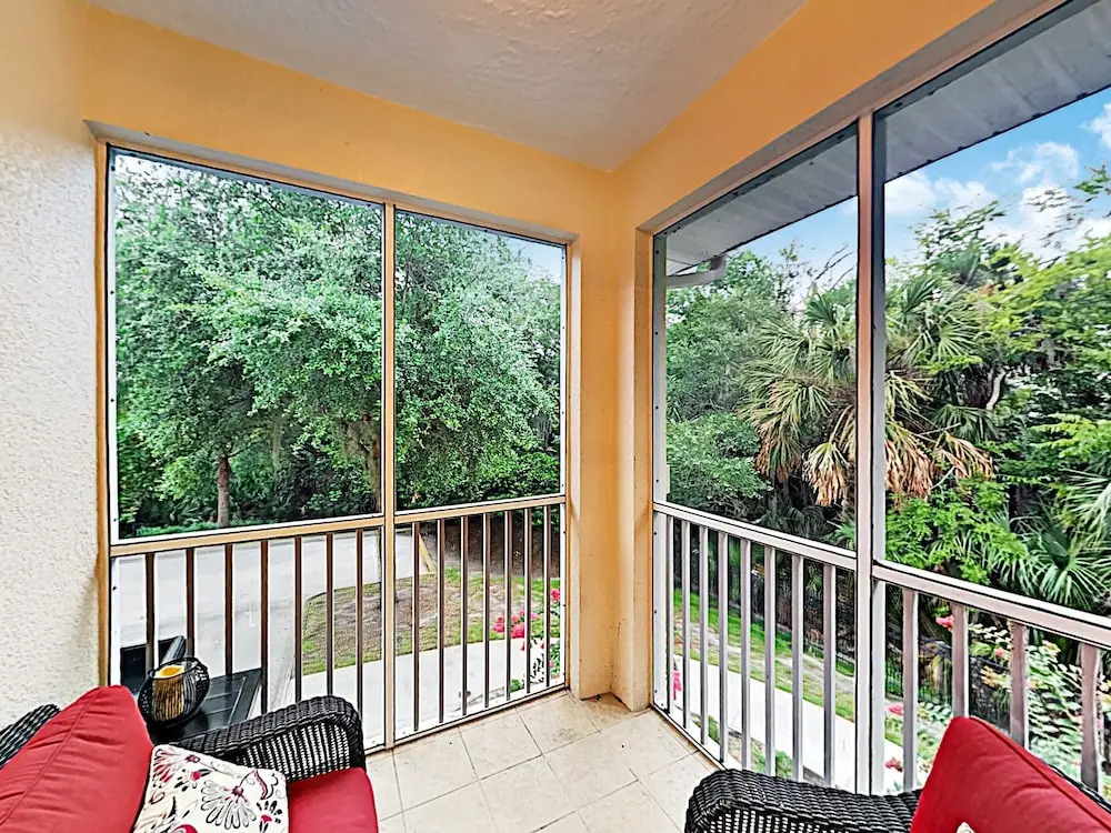 New Listing! Townhome W/ Pools & Balcony, By Beach 2 Bedroom Townhouse