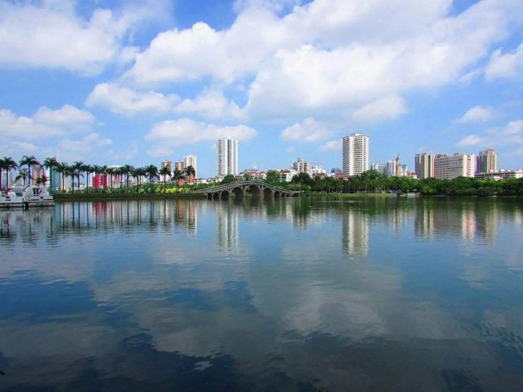 Jinhu Hotel