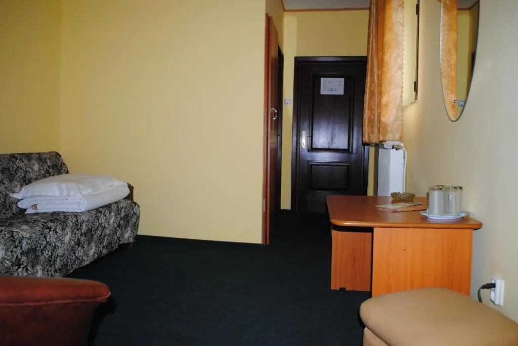 Hotel West