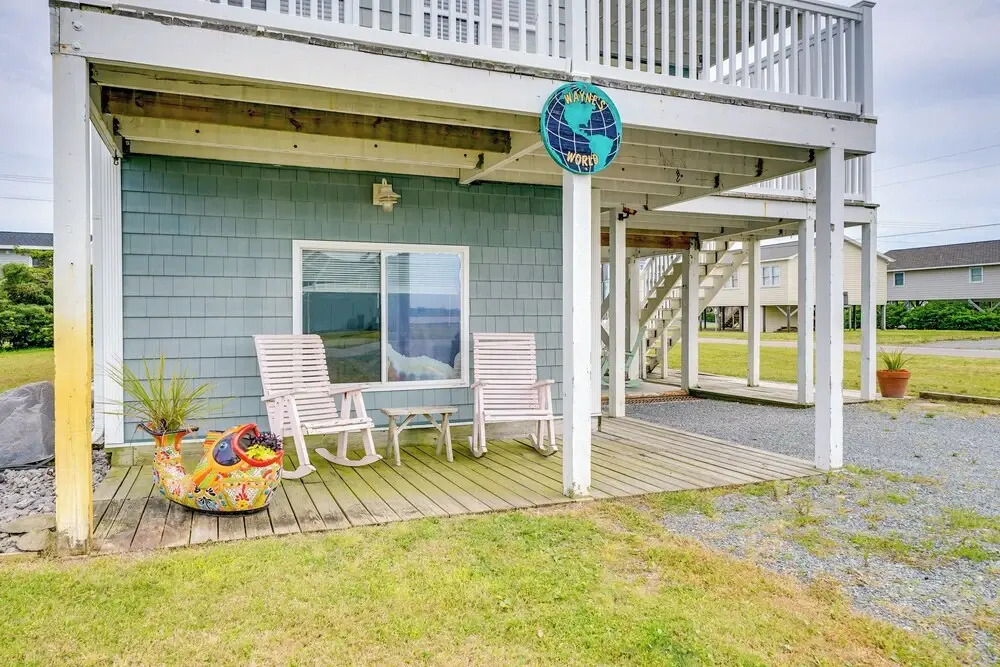 Topsail Beach Vacation Rental: Steps to Shore!