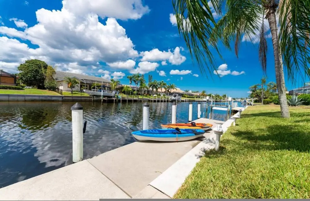 Villa Hibiscus-Waterfront-Free Heated Pool-Dock-Bikes-Other Amenities