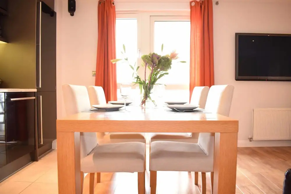 Spacious Apartment in Fantastic Location