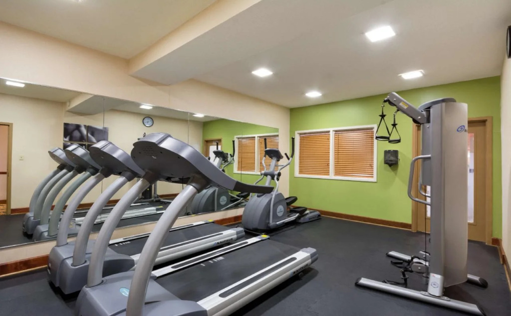 Country Inn & Suites by Radisson, Savannah Midtown, GA