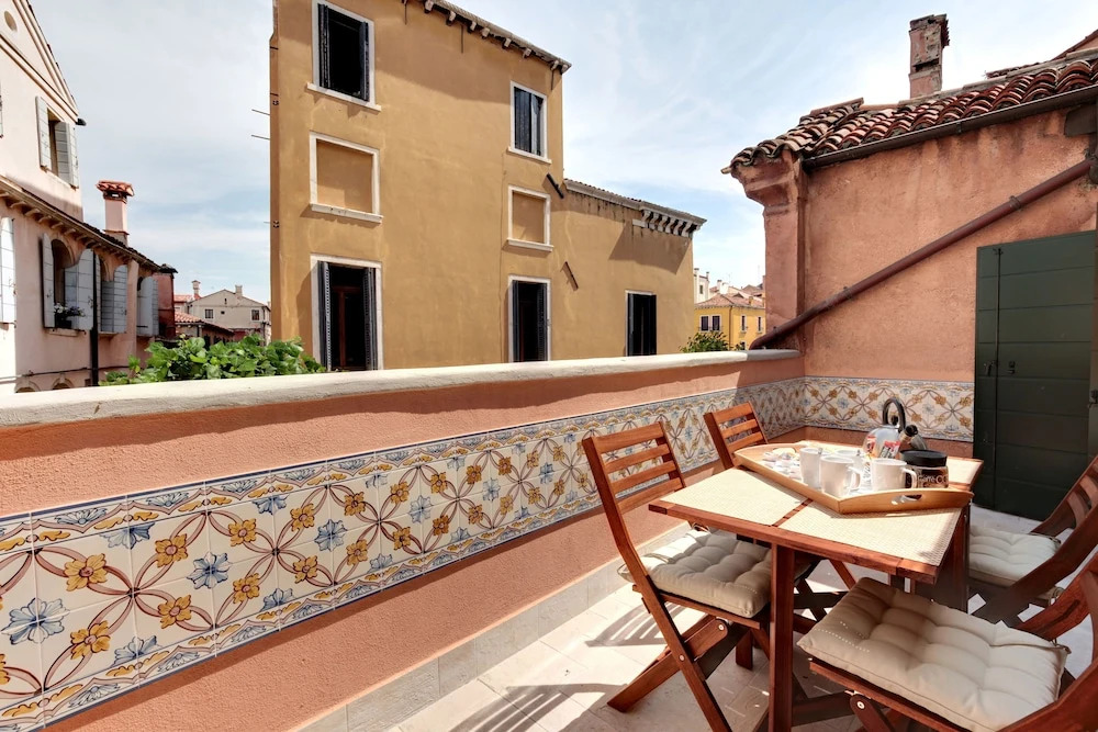 Santo Stefano Accademia Apartment Venice