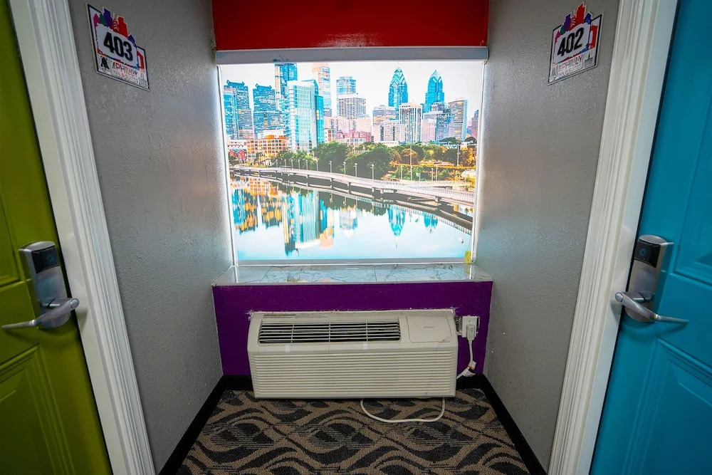 City Line Hotel