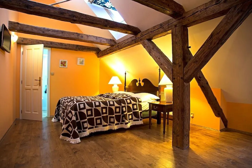 Antonio Residence