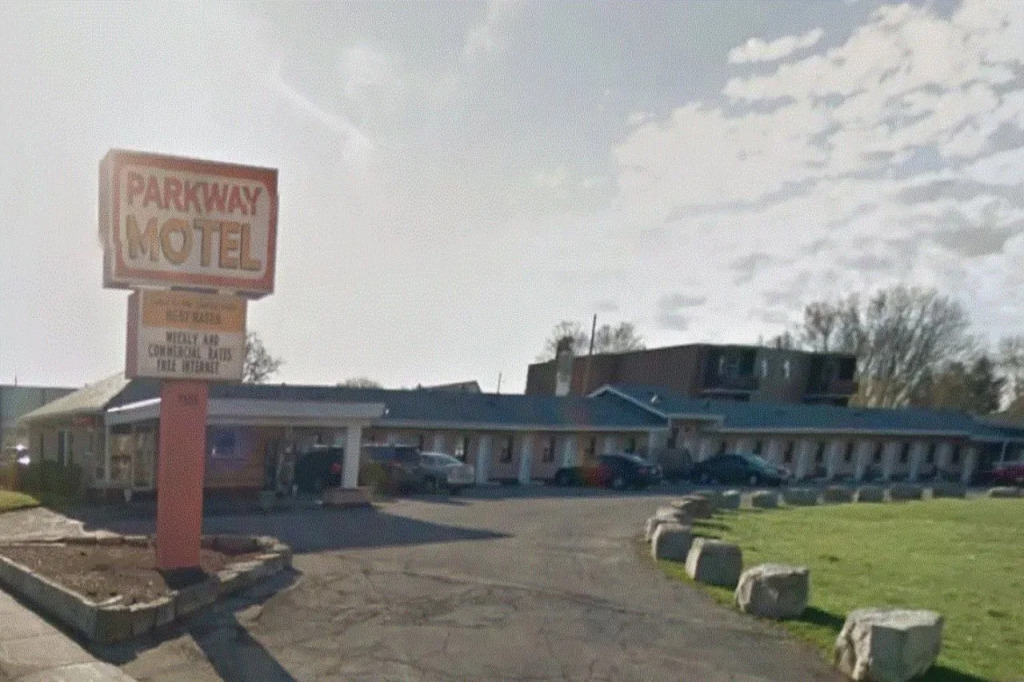 Parkway Motel