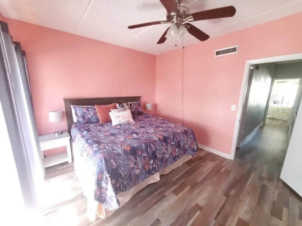 Island House F229 2 Bedroom Condo by Redawning