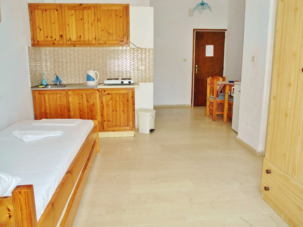 Apollonia Apartments