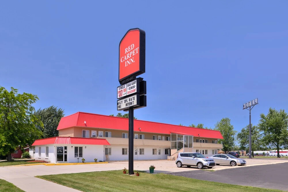 Red Carpet Inn