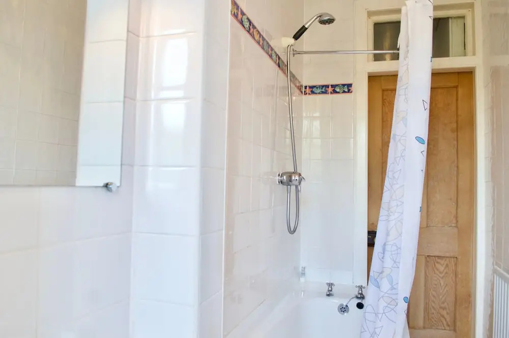 2 Bedroom Flat By The Water Of Leith