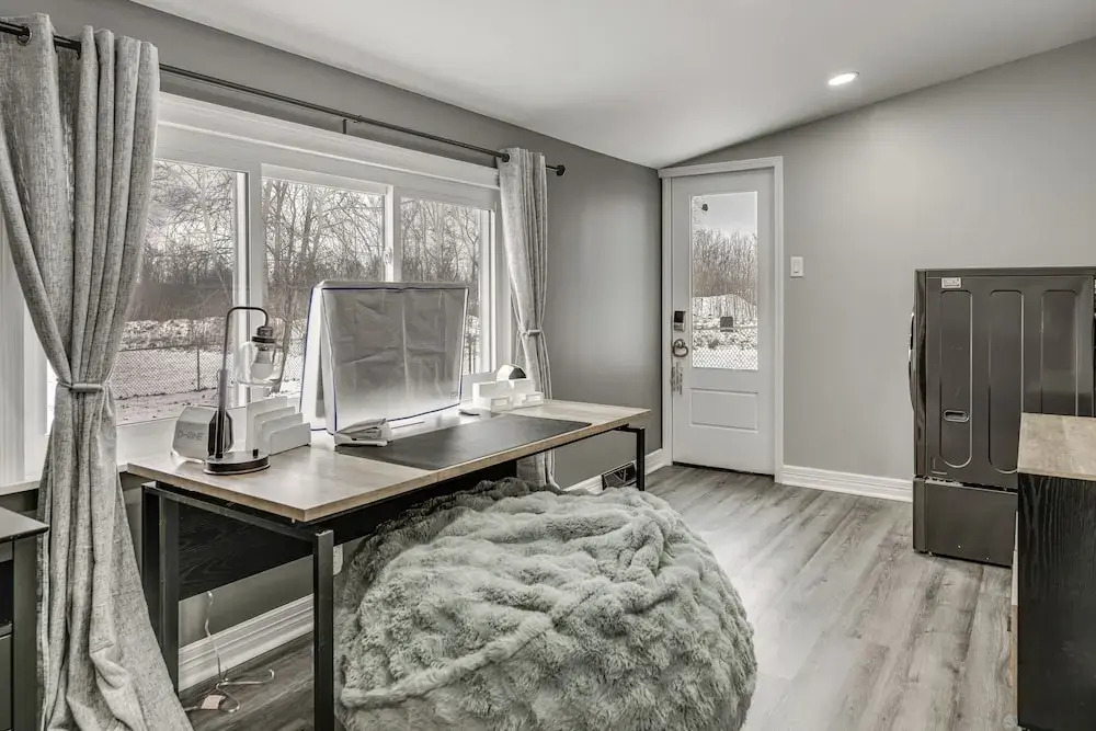 2 Mi to Airport: High-end Cheektowaga Home!