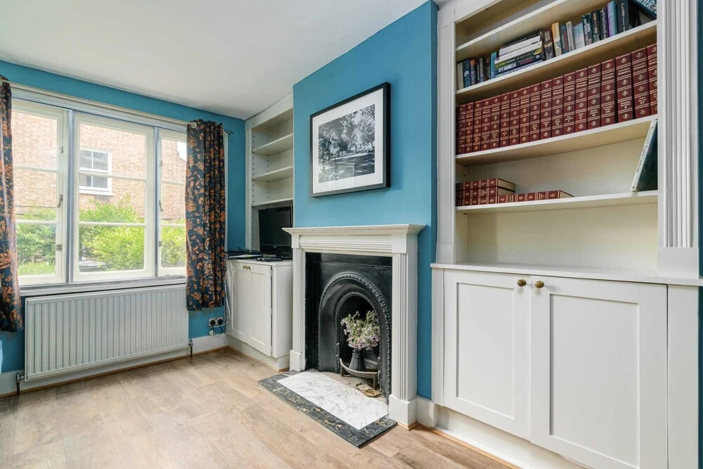 Marvelous 3BR Kennington House w Garden by GuestReady