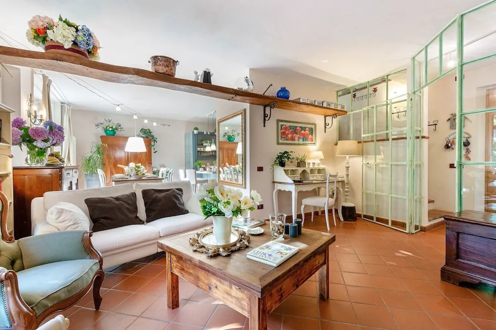 Farmhouse in Lucca With Private Pool