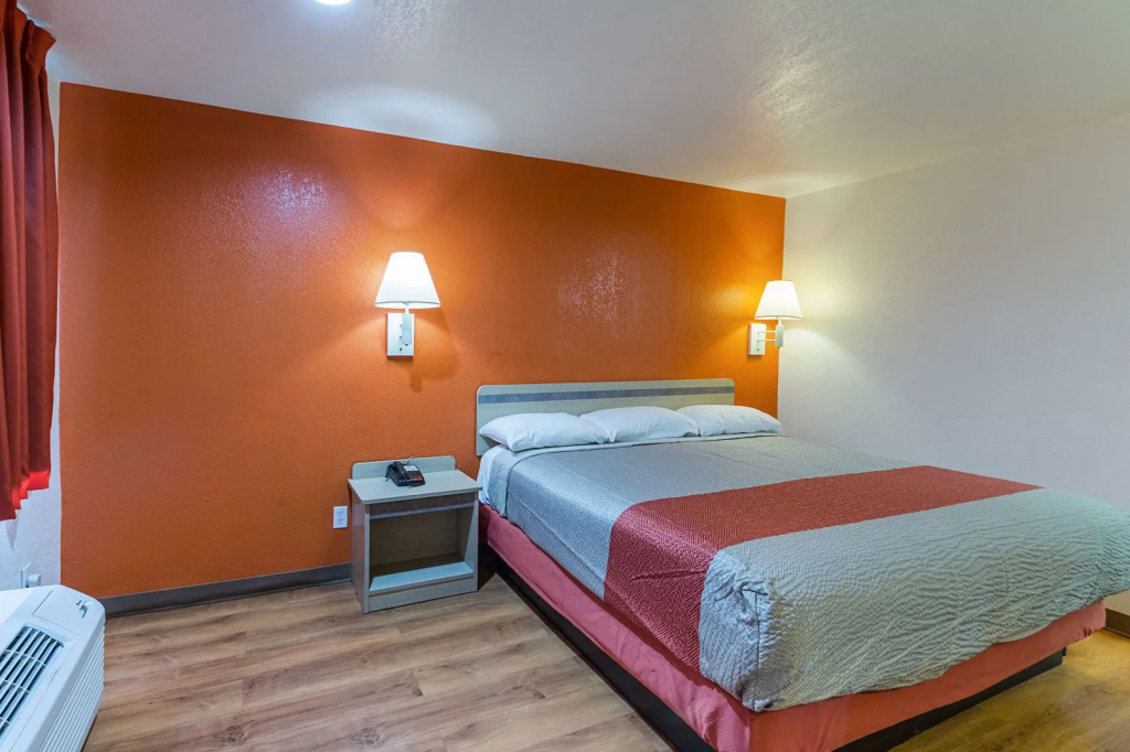 Motel 6-Lancaster, TX - DeSoto - Lancaster
