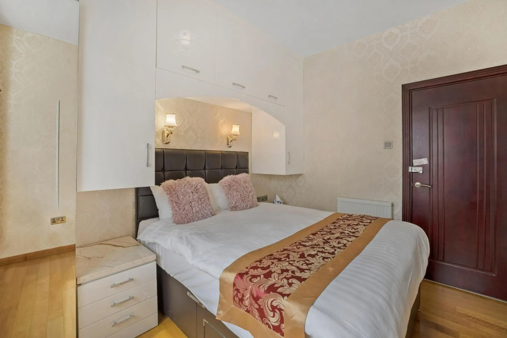 Luxury Entire Apartment, Central City Centre 1, Newly Refurbished