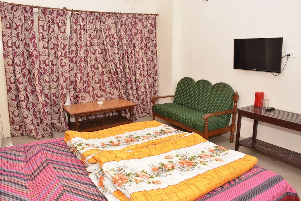 Hotel Drona