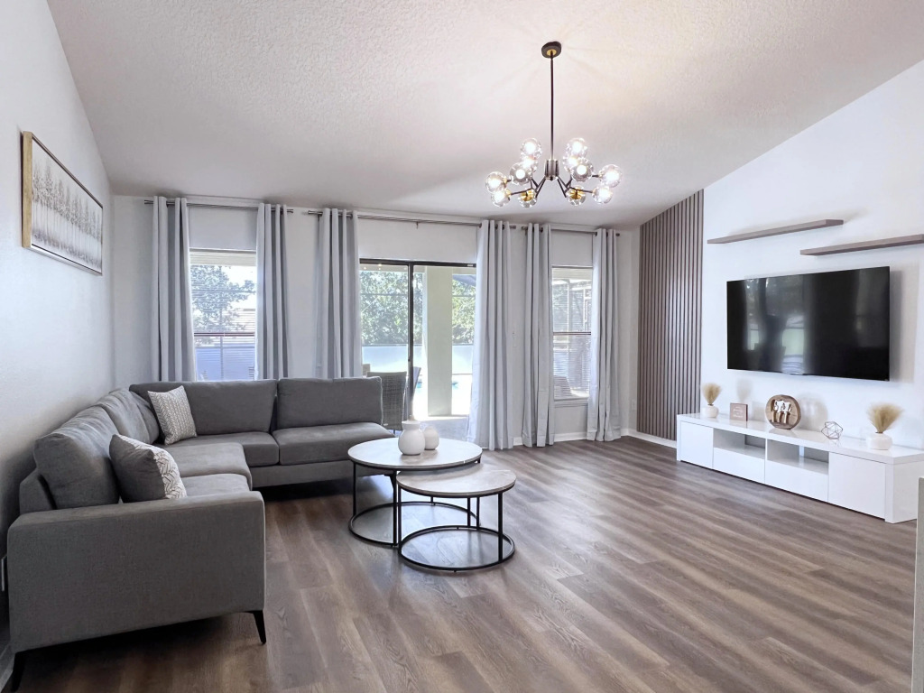 Beautifuly 5bd Pool Gm Hm, Legacy Park-409cr 5 Bedroom Home by RedAwning