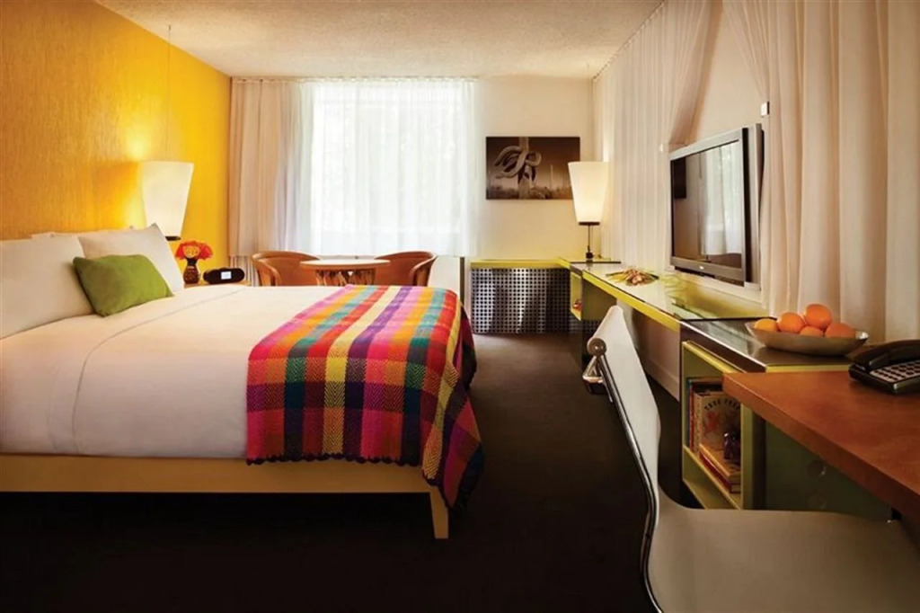 Saguaro Hotel