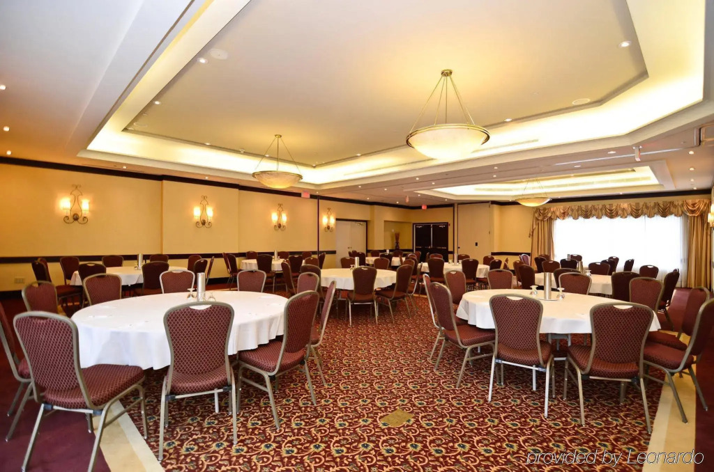 Best Western Plus Victoria Park Suites