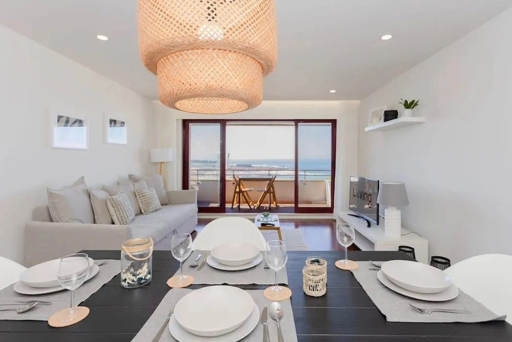 Liiiving in Matosinhos - Seaside Balcony Apartment