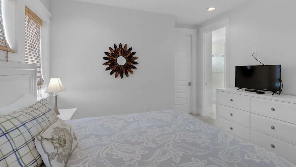 Modern Prominence Home ~ Game Room, 4 Bikes, Sleeps 13, Pet Friendly!