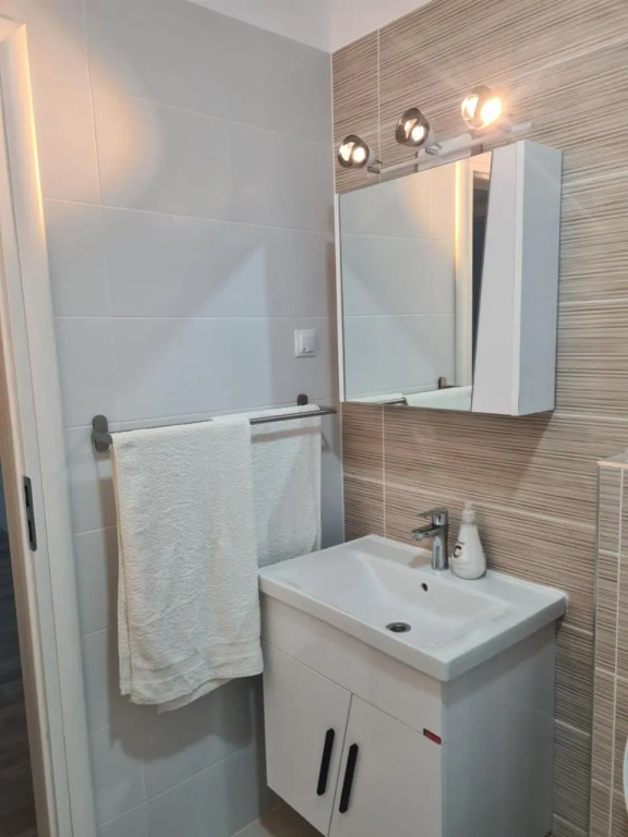 The One Studio, Residence 158