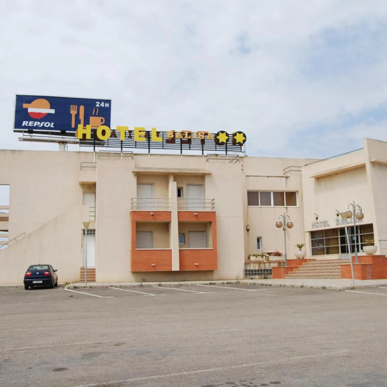 Bayo Lirola Hotel Balisa