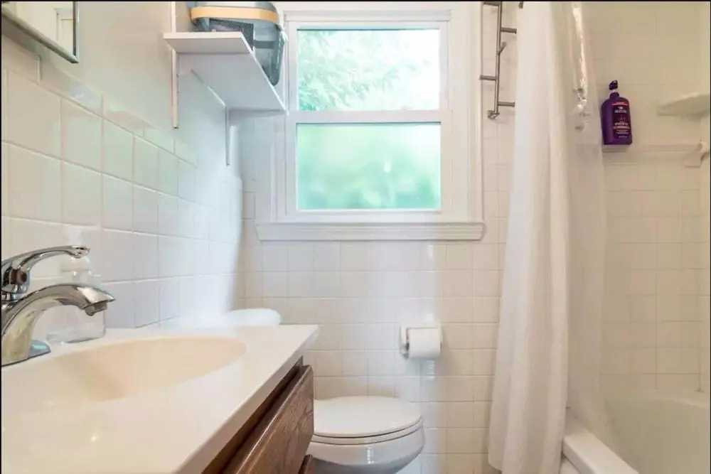 Two Bedroom West Stadium Bungalow - Unit 524