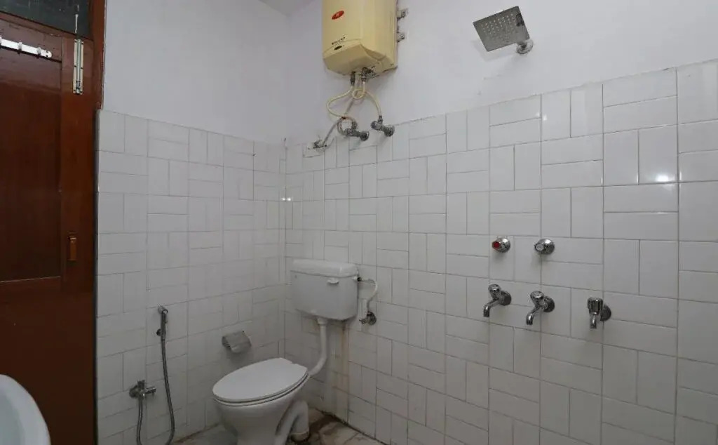 Travellers Homes By OYO Rooms