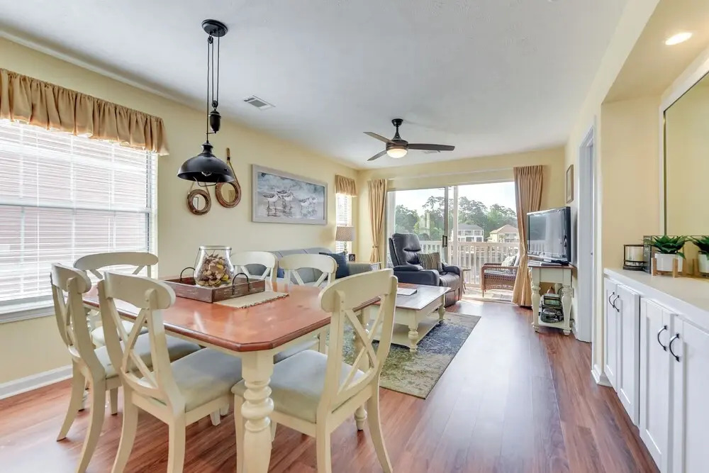 5 Mi to Beach: Myrtle Beach Condo w/ Pool Access!