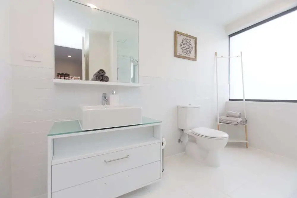 Perfect Location with Harbour Views