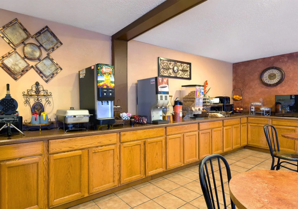 Quality Inn & Suites I-35 near Frost Bank Center