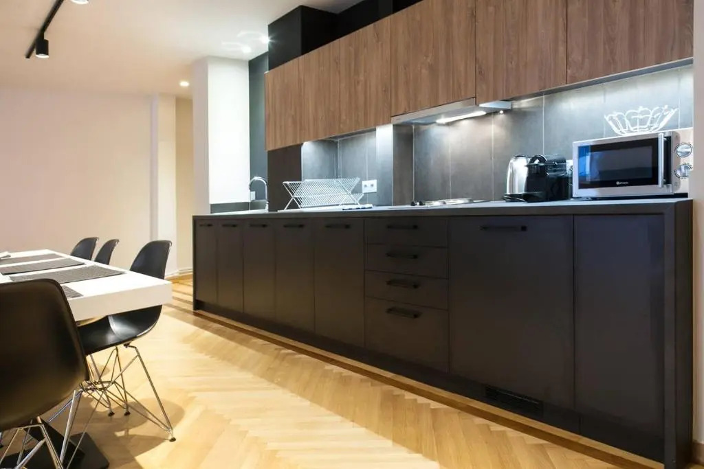 TONI'S 4BD near Classy KOLONAKI, locals enjoy it