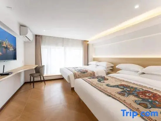 Weihai Jiaqi Hotel (Weihai high speed railway bus terminal store)