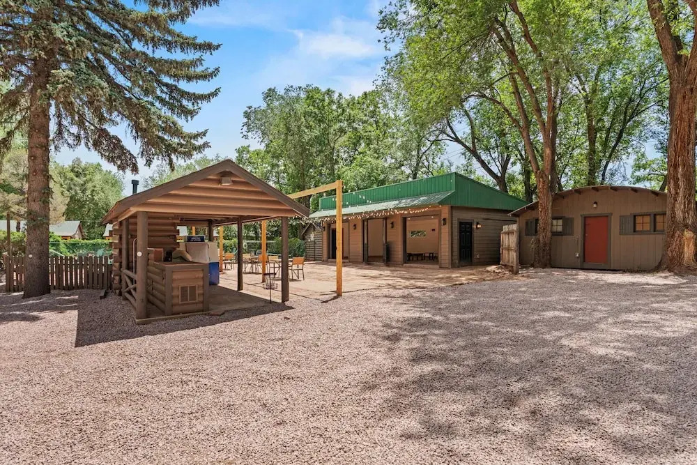 Timber Lodge Cabin 10