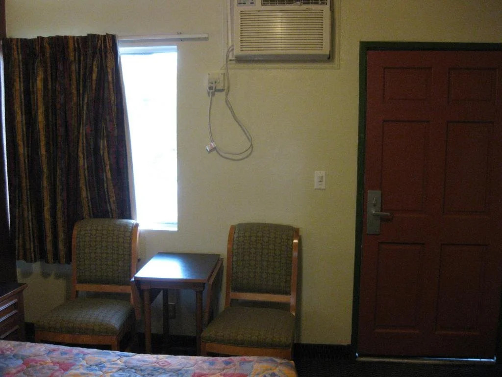 Sunshine Motel
