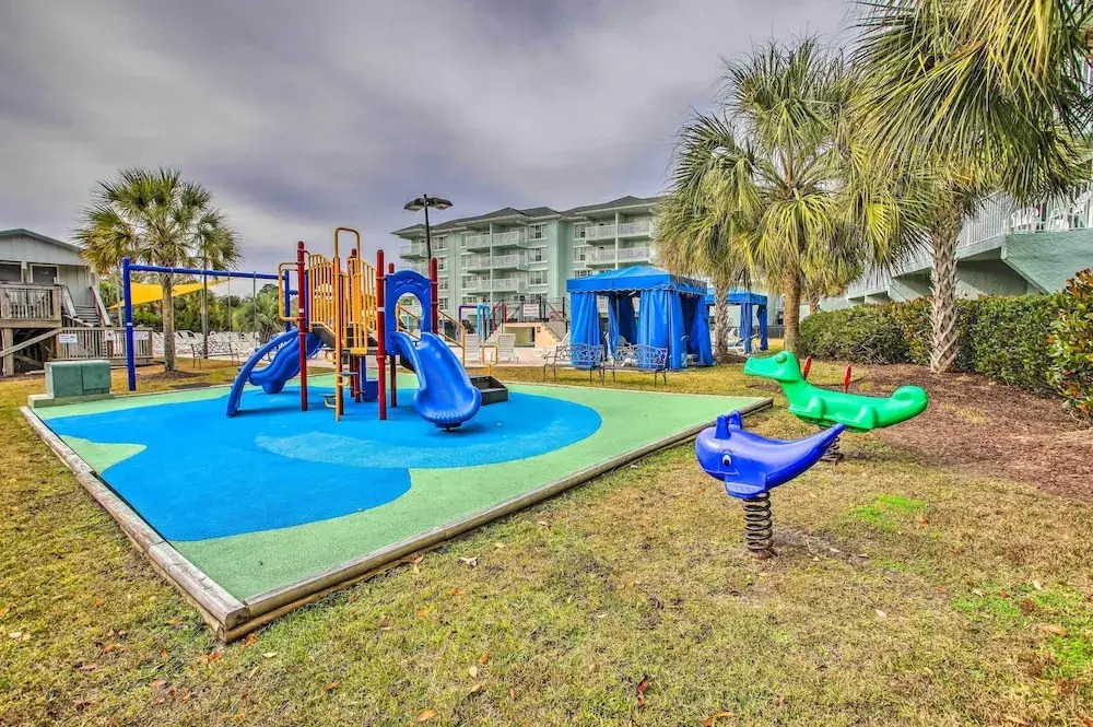 Summerhouse Villas Condo: Private Resort Beach