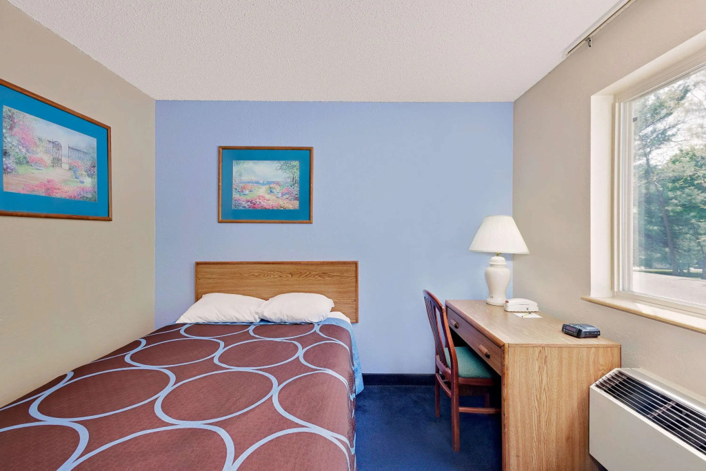 Super 8 by Wyndham Newburgh/West Point Stewart Intl Airport